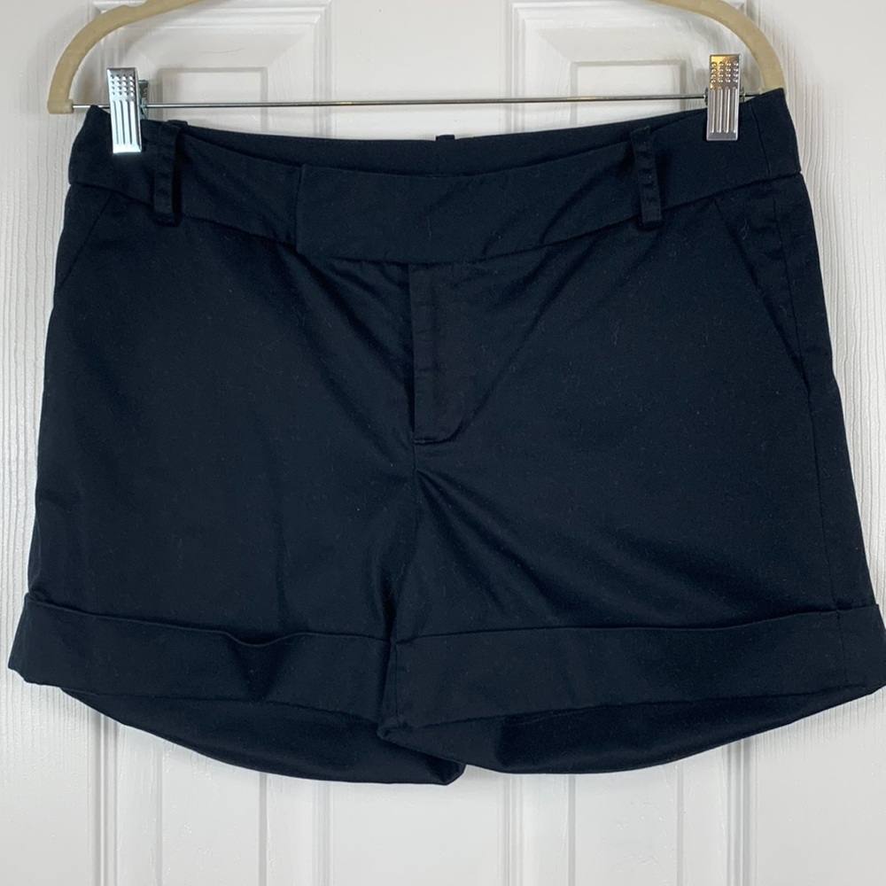 Mixit stretch black shorts size 8. 55% cotton, 42% nylon, 2% spandex. Pockets